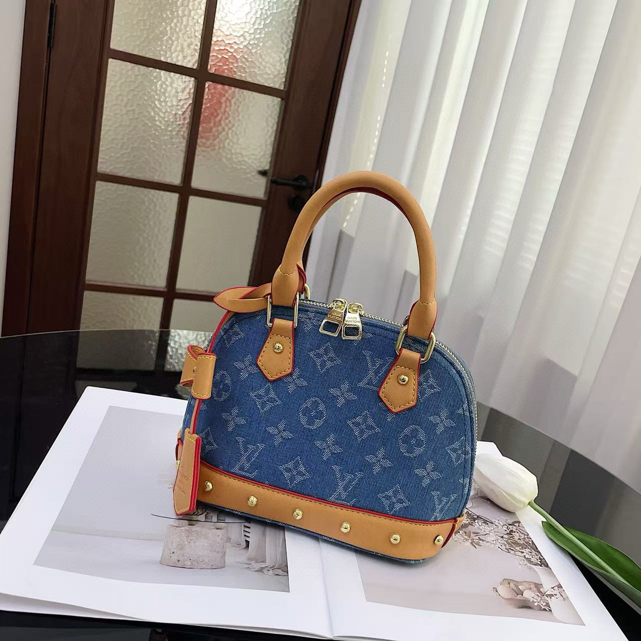 תיק יד לואי ויטון – תמונה 5