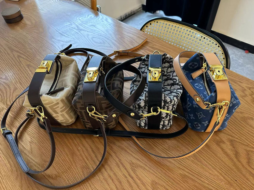 תיק יד מותגים – תמונה 8