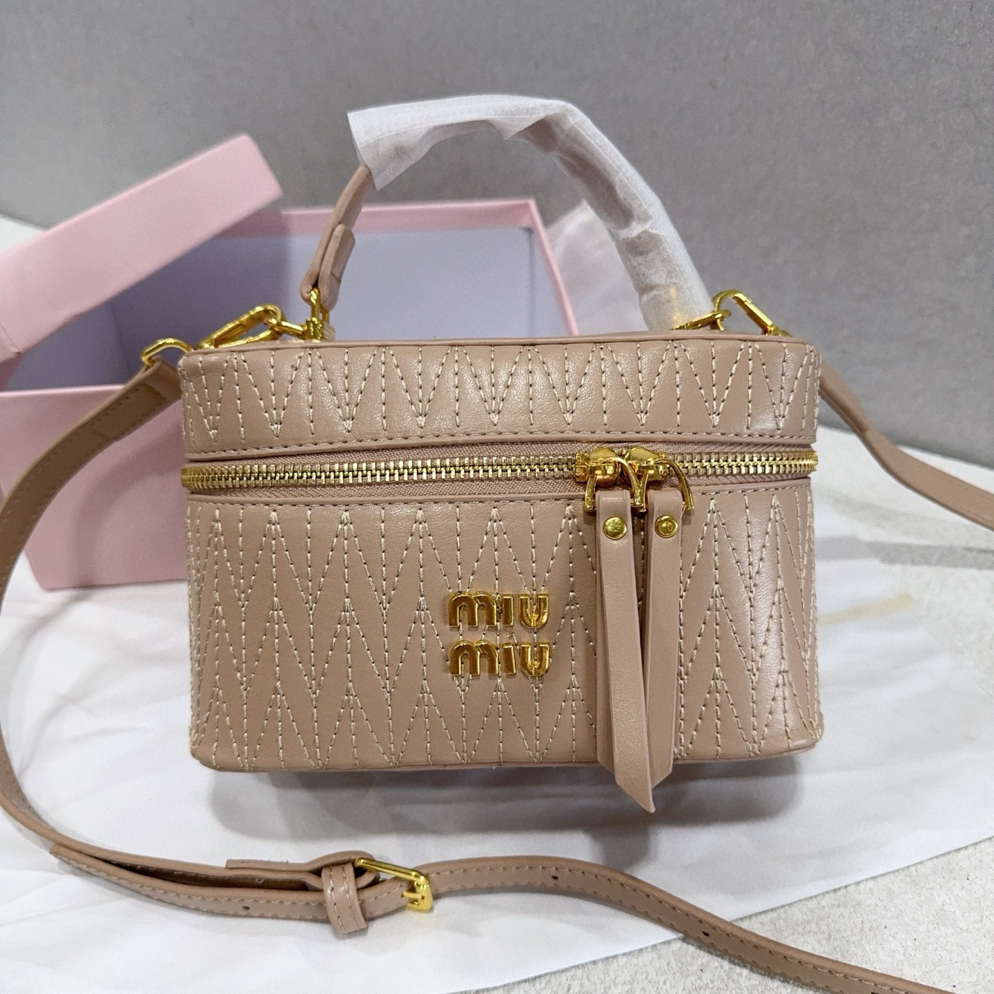 תיק צד מיו מיו