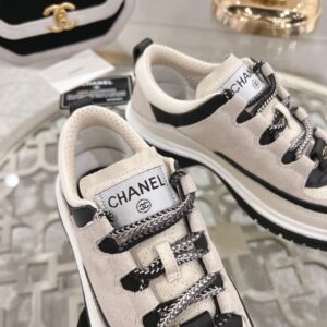 סניקרס שאנל