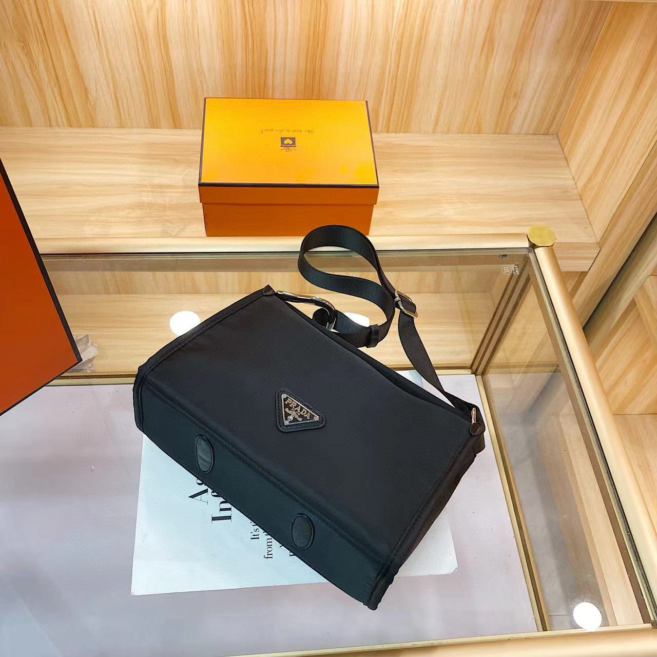 תיק צד פראדה – תמונה 4