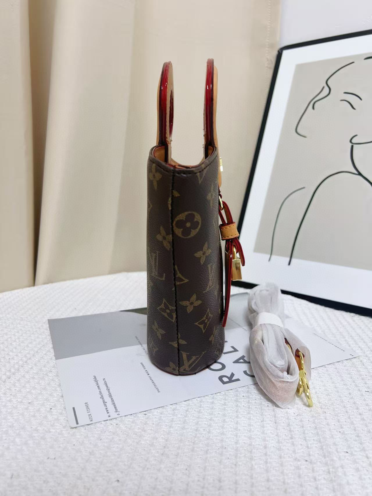 תיק יד לואי ויטון – תמונה 4