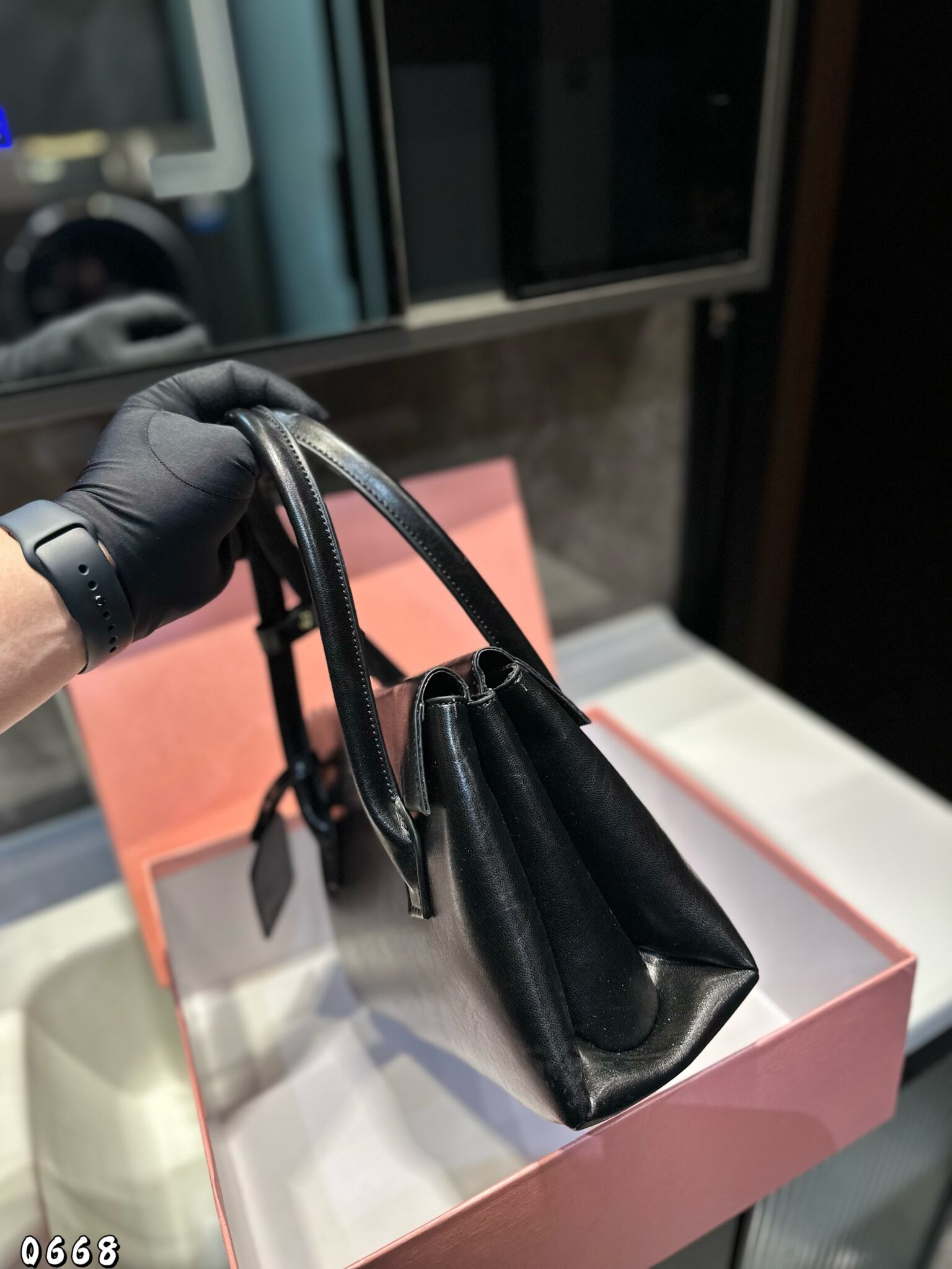 תיק יד מיו מיו – תמונה 14