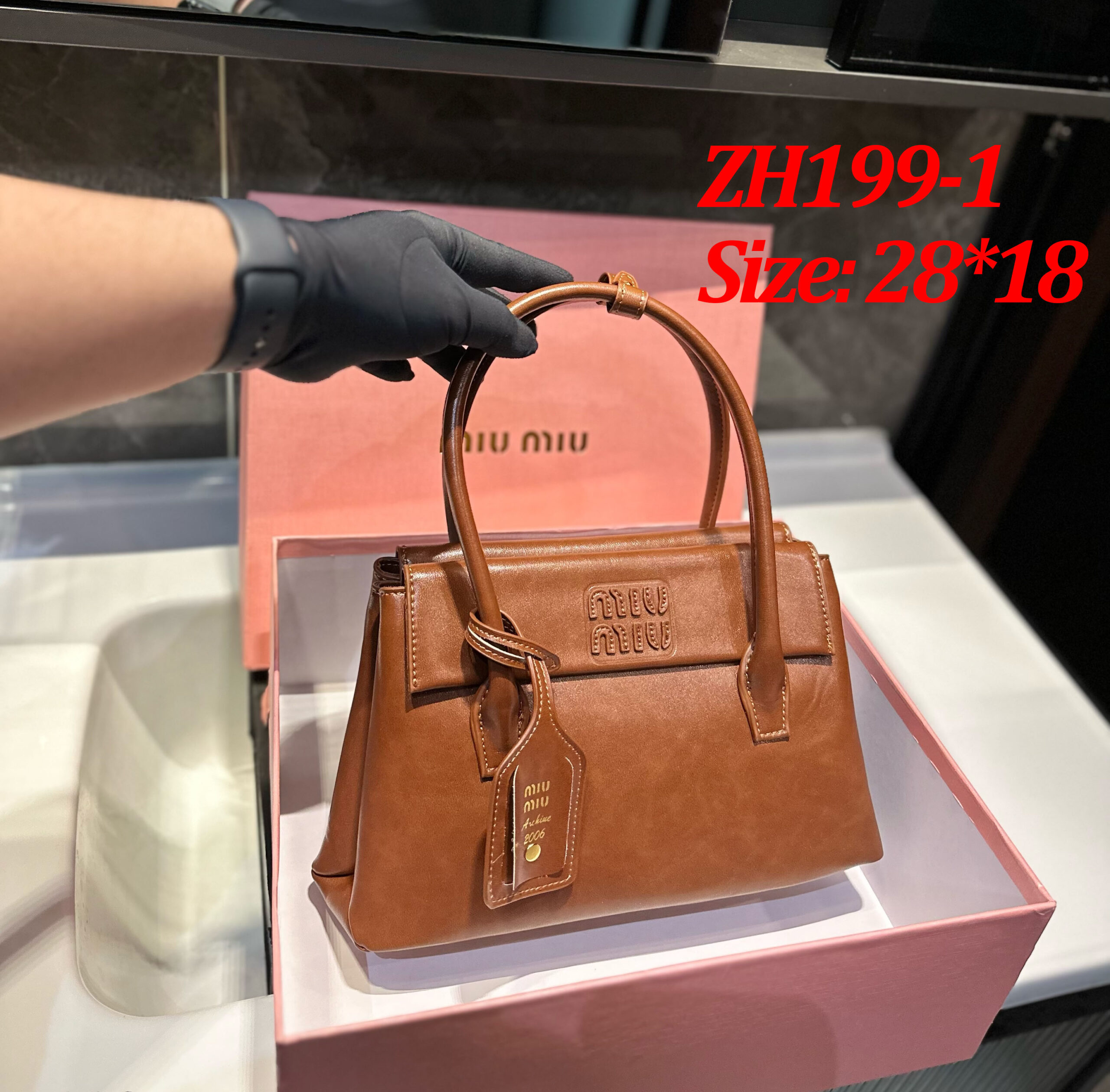 תיק יד מיו מיו – תמונה 3