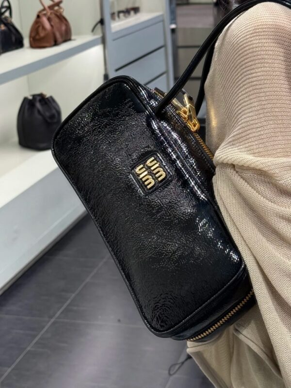 תיק צד מיו מיו