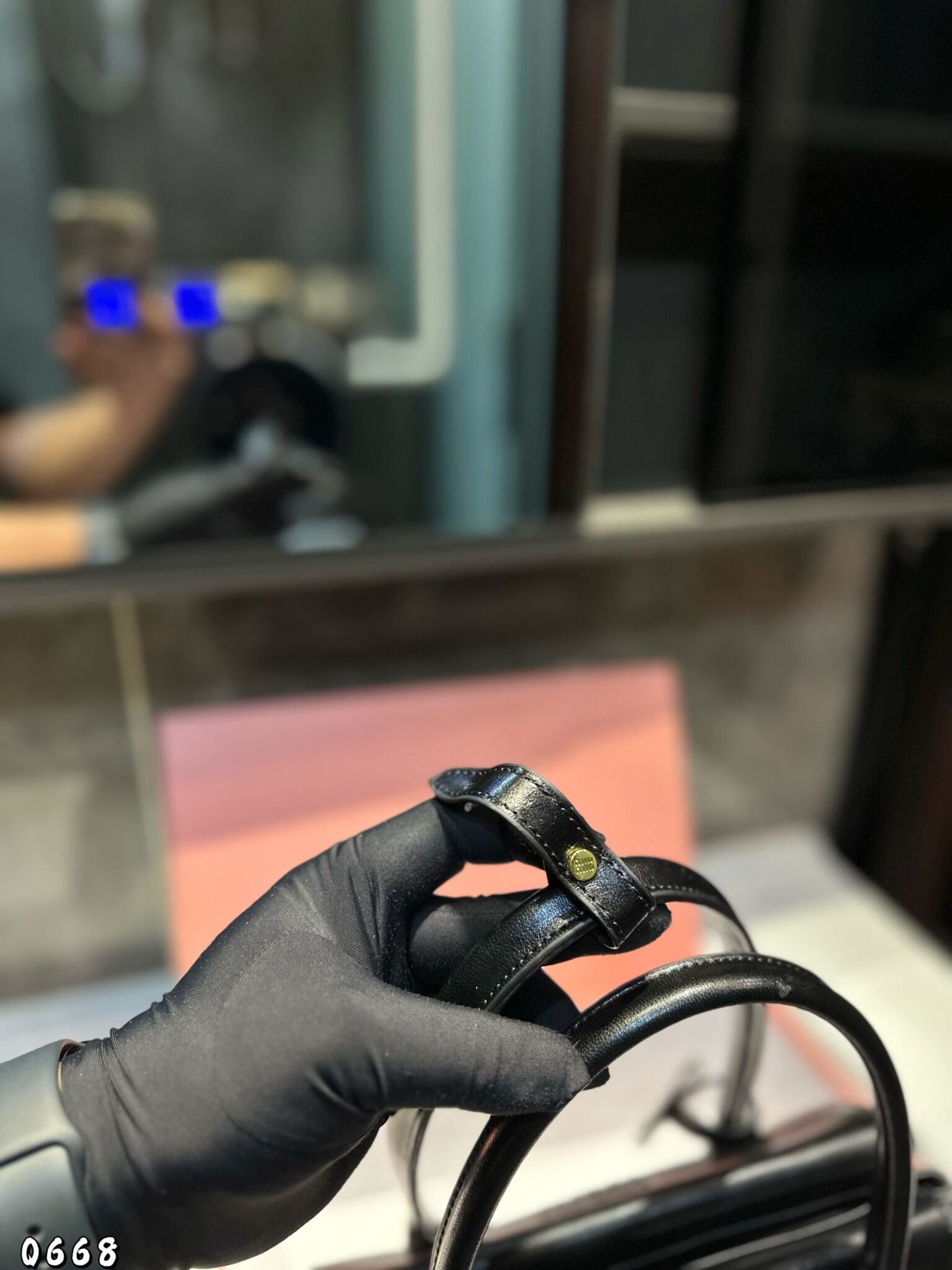 תיק יד מיו מיו – תמונה 8