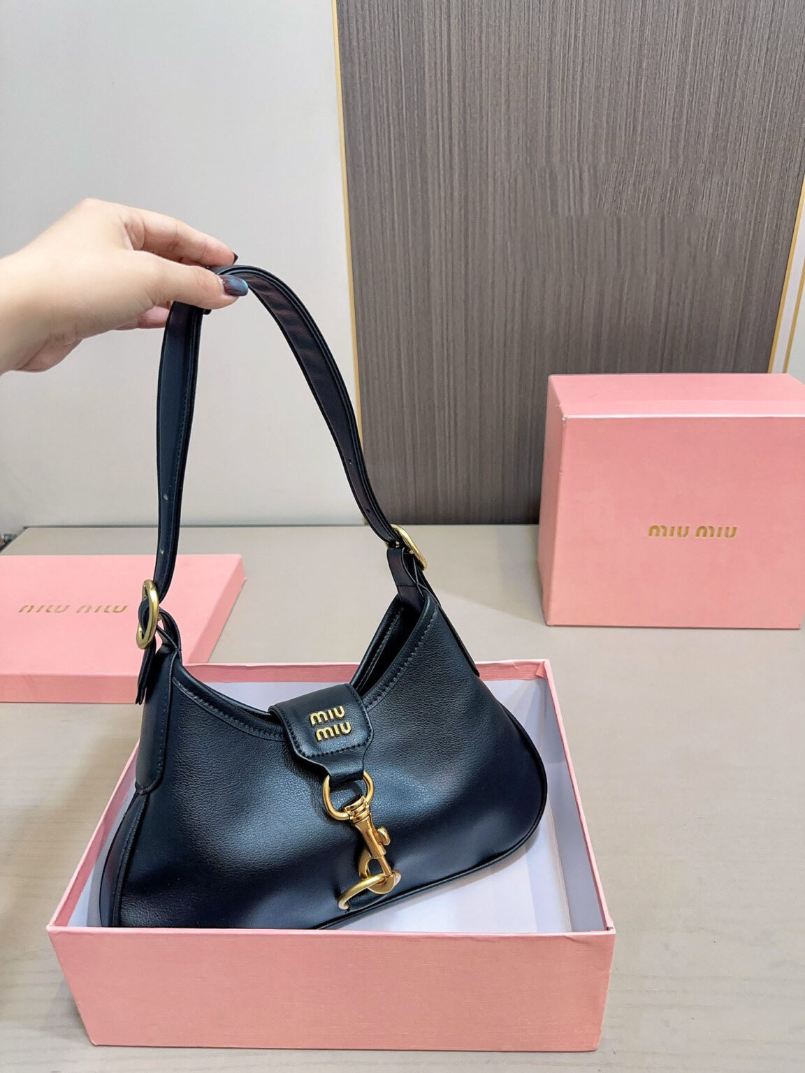 תיק צד מיו מיו – תמונה 2