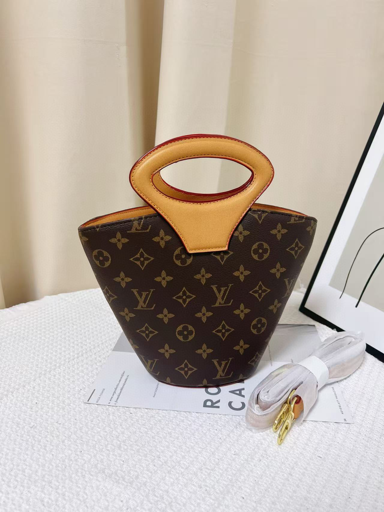 תיק יד לואי ויטון – תמונה 7