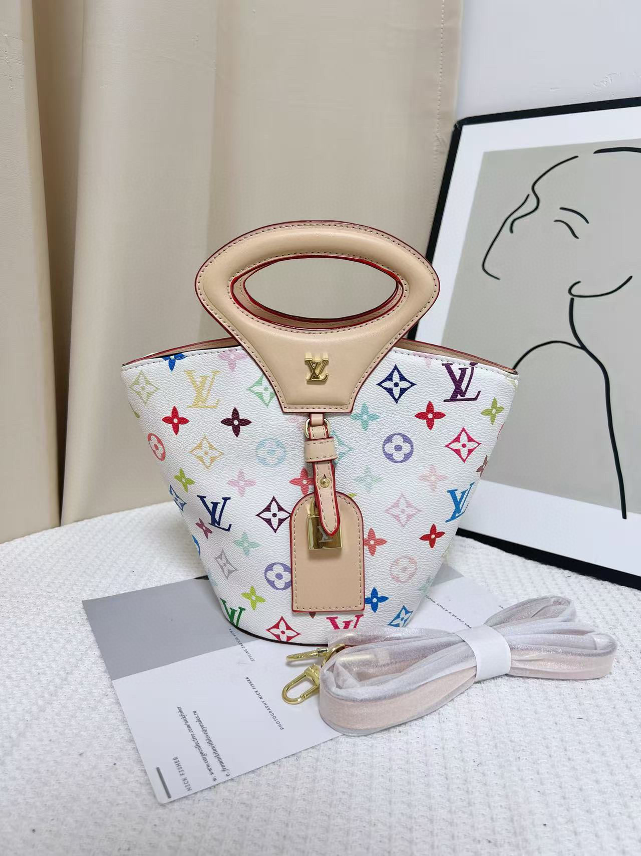 תיק יד לואי ויטון – תמונה 5