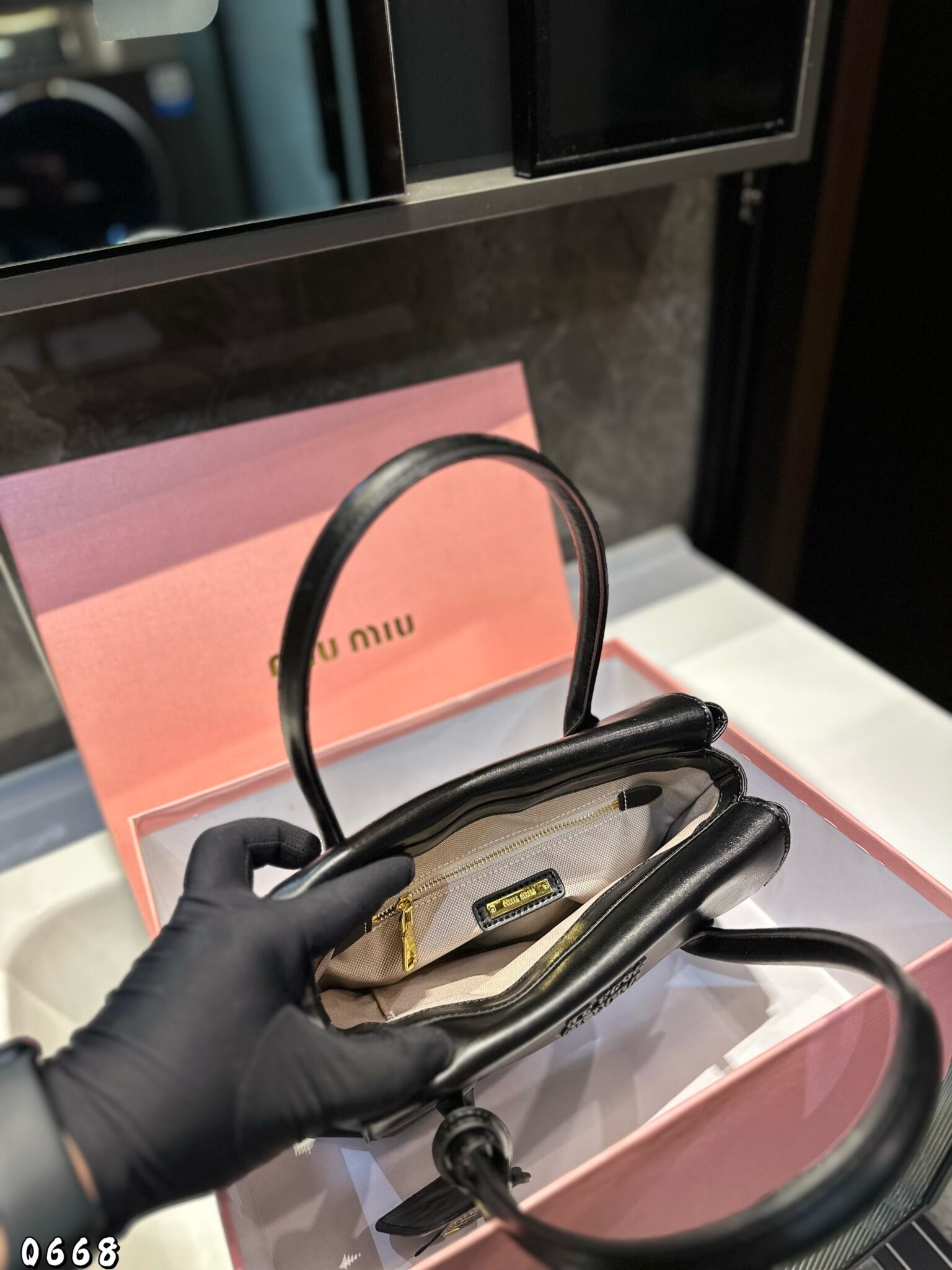 תיק יד מיו מיו – תמונה 13