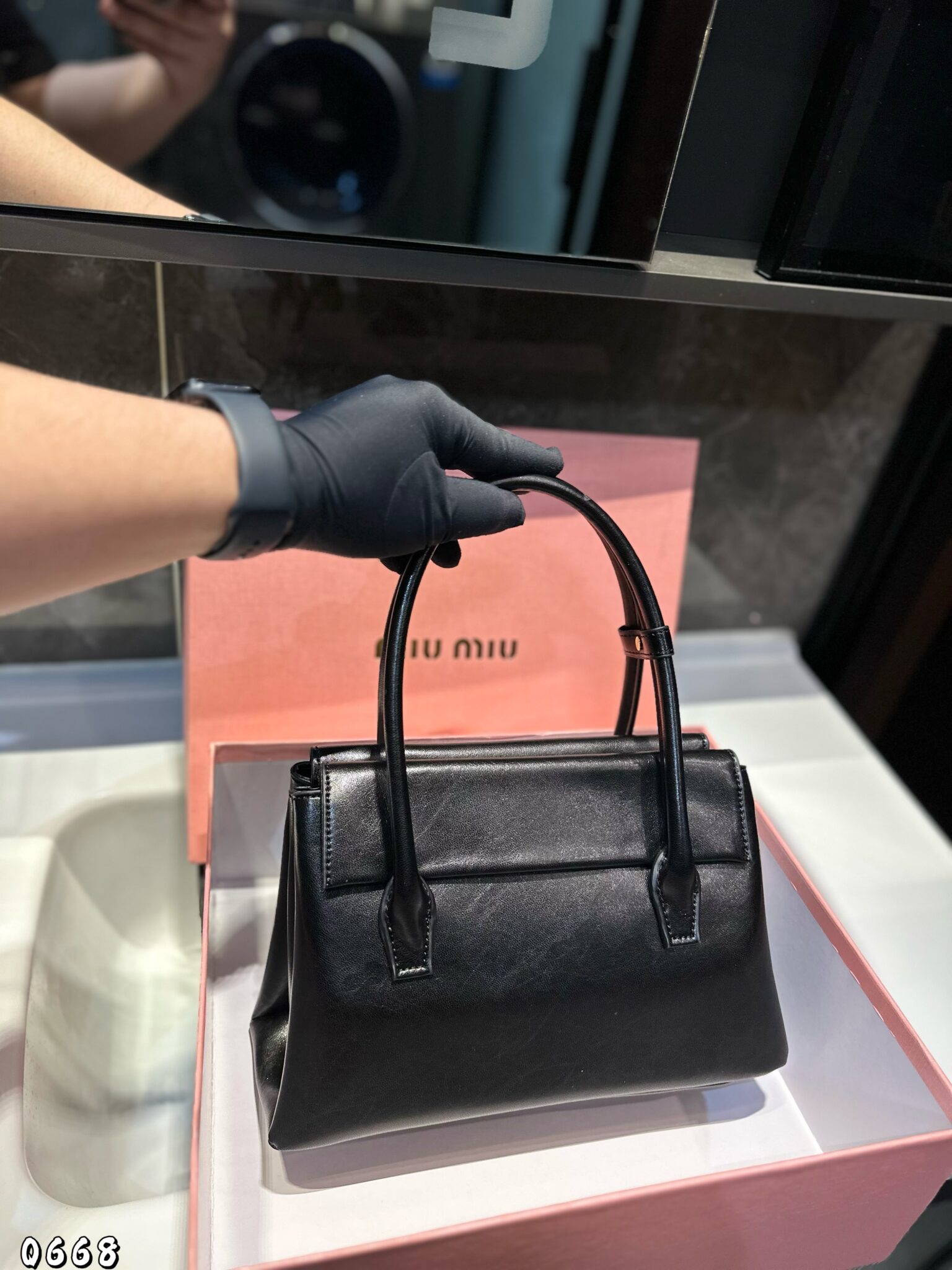 תיק יד מיו מיו – תמונה 10