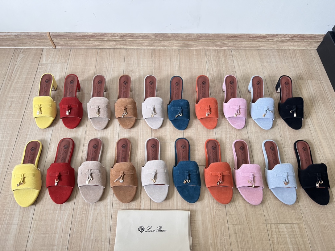 כפכפים לורו פיאנה