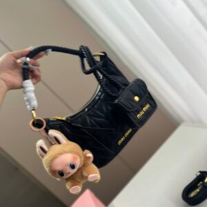 תיק יד מיו מיו