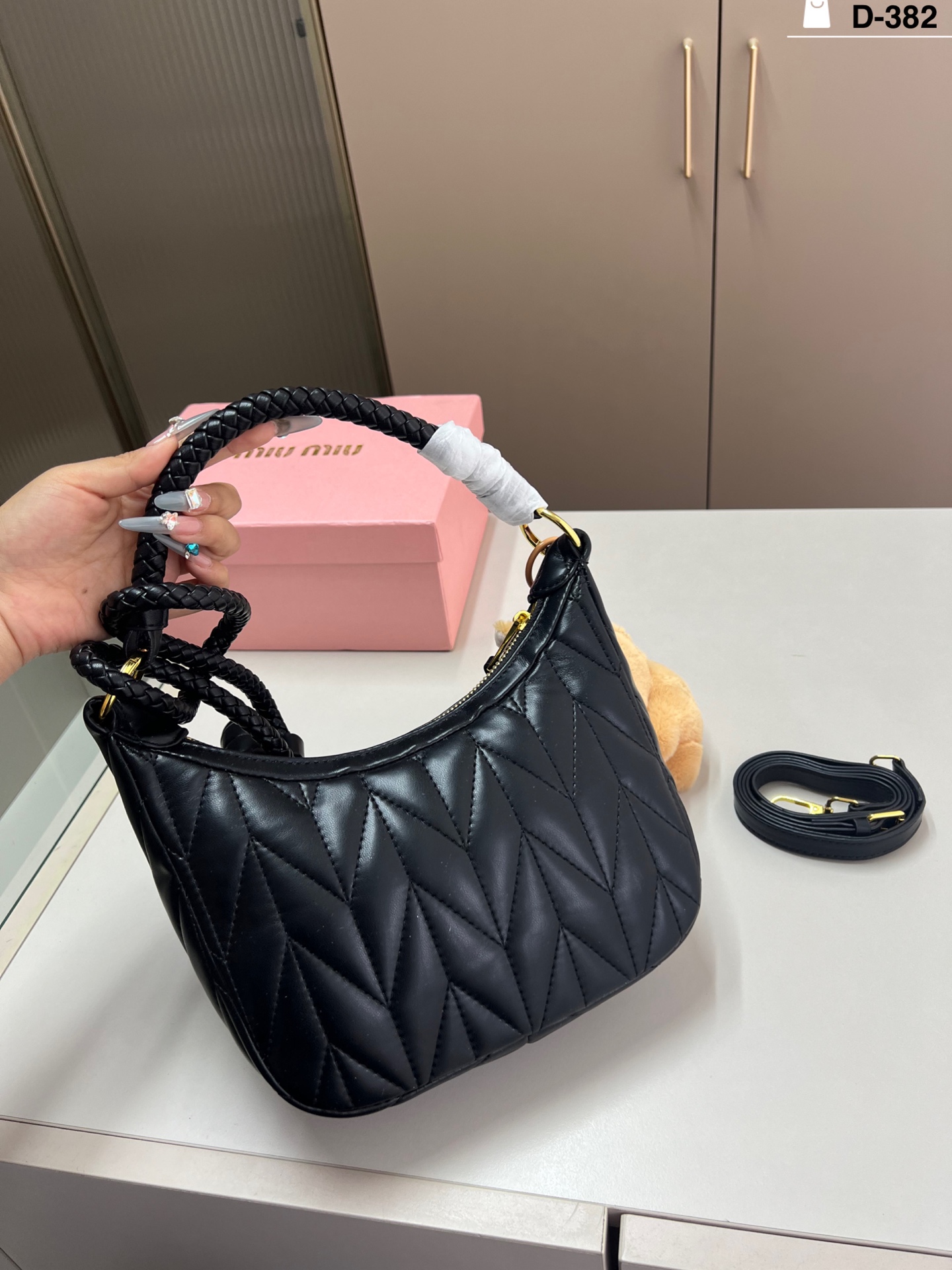 תיק יד מיו מיו – תמונה 17