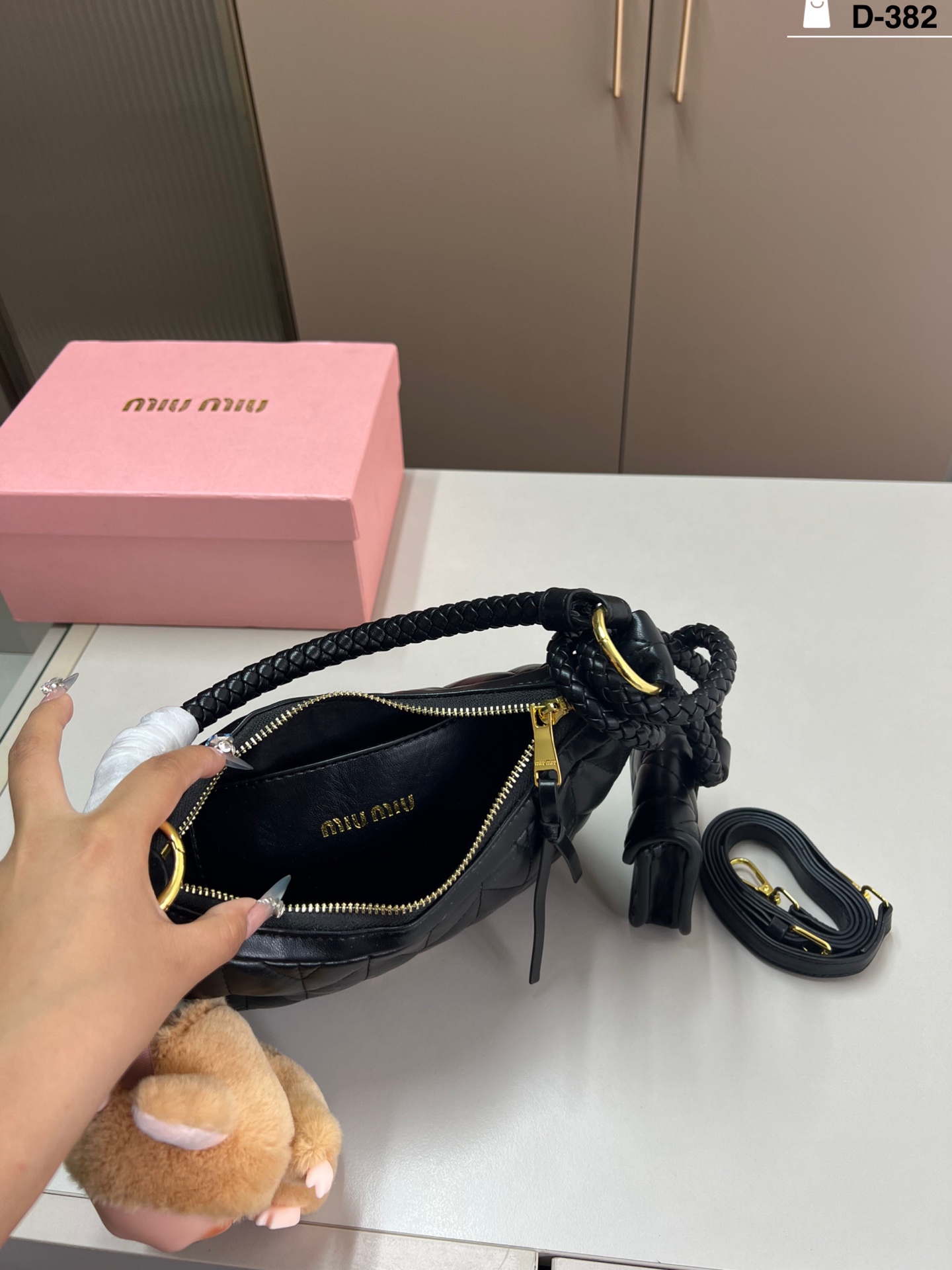 תיק יד מיו מיו – תמונה 14