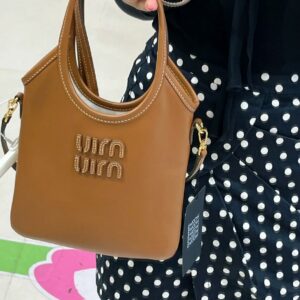 תיק יד מיו מיו