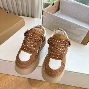 נעליים פלטפורמה UGG