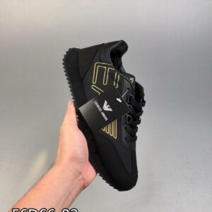 סניקרס ארמני