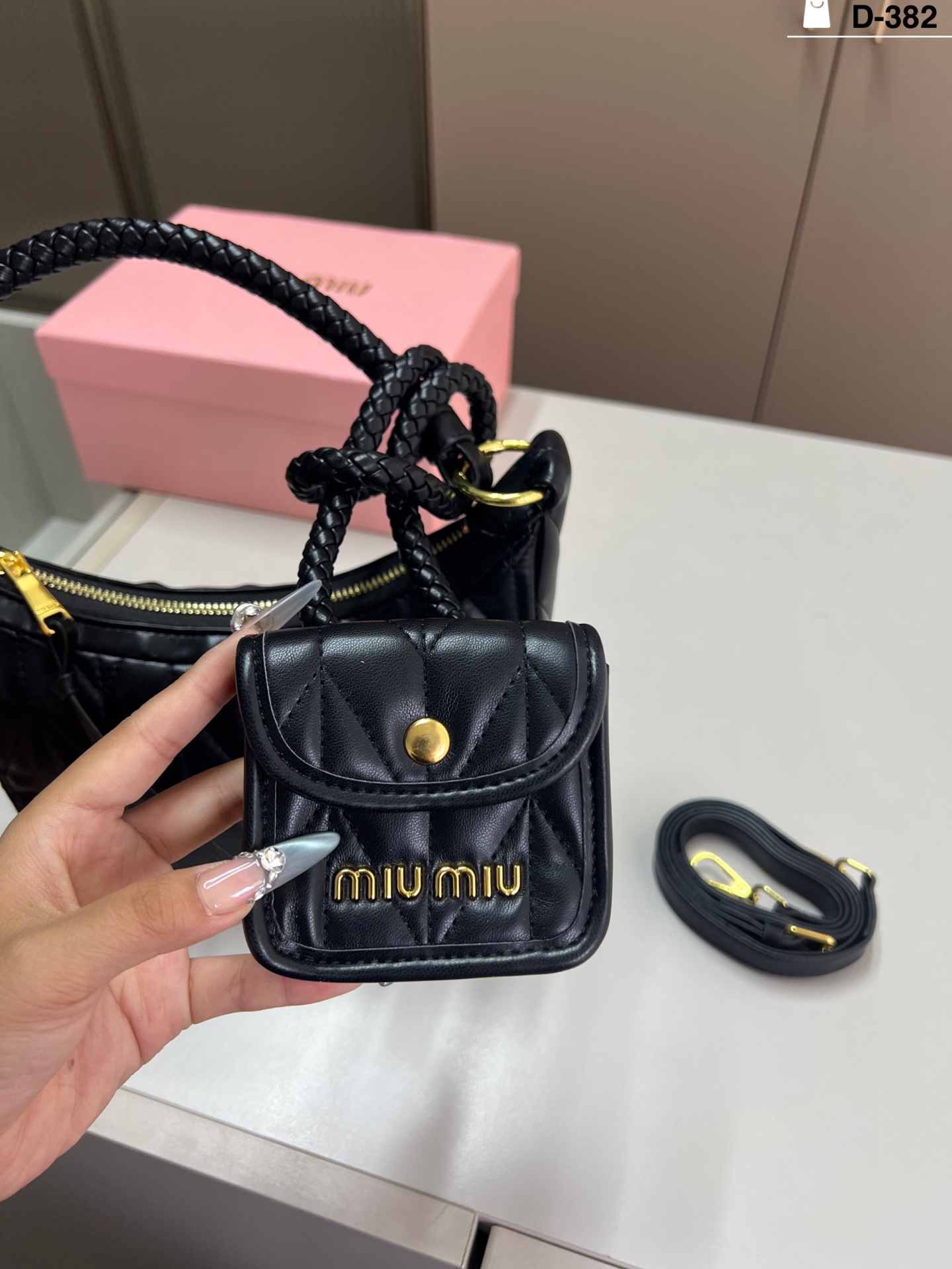 תיק יד מיו מיו – תמונה 13