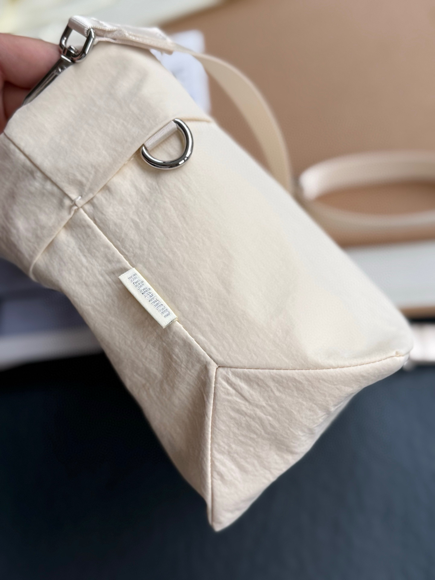 תיק צד לולו למון – תמונה 10