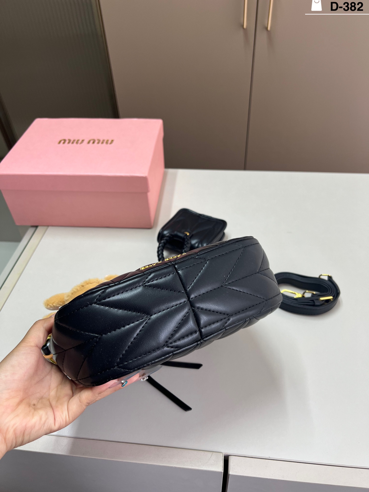 תיק יד מיו מיו – תמונה 16