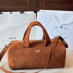 תיק זמש פראדה