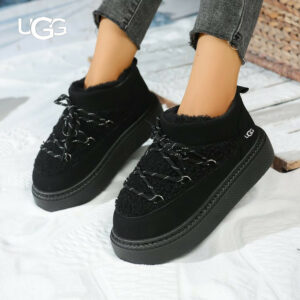 נעלי פרווה UGG