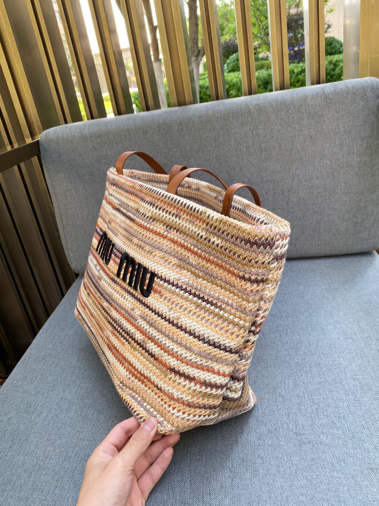 תיק פסים מיו מיו – תמונה 10