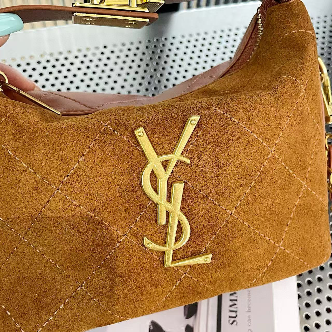 תיק יד איב סן לורן – תמונה 9