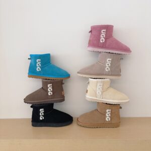 מגפיים UGG לאם ולילדים