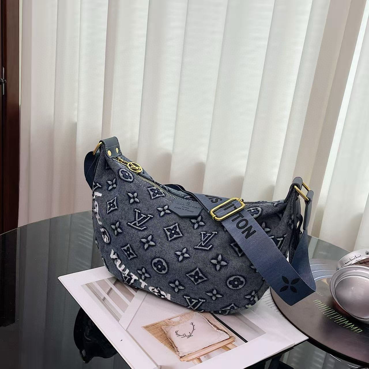 תיק יד לואי ויטון – תמונה 12