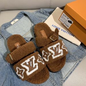 כפכפים פרוותיות לואי ויטון