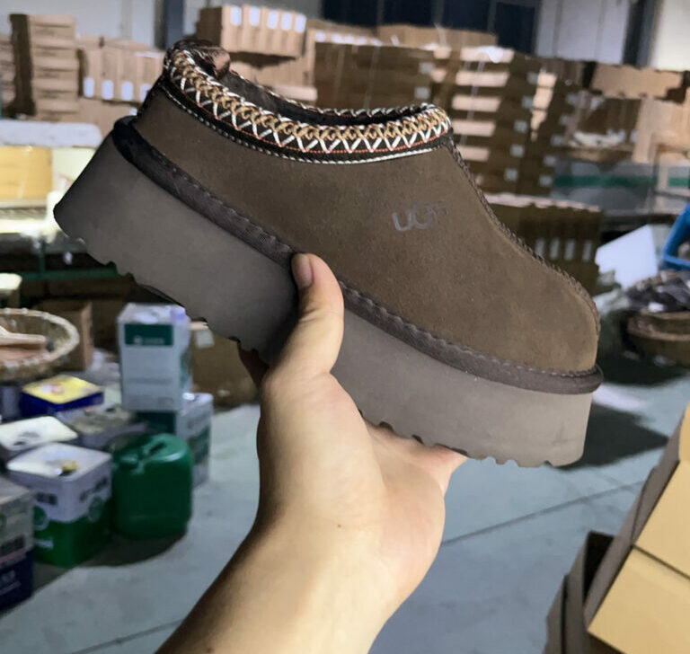 כפכפים UGG