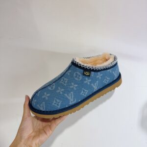 כפכפים UGG בשתפ לואי ויטון