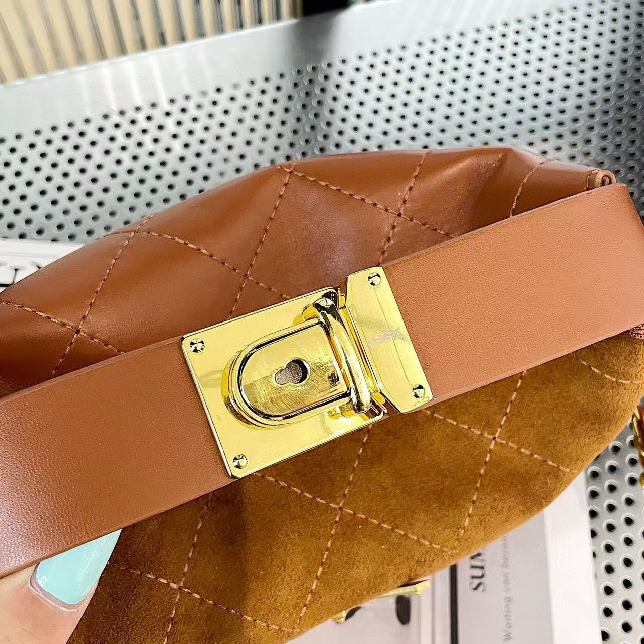 תיק יד איב סן לורן – תמונה 10