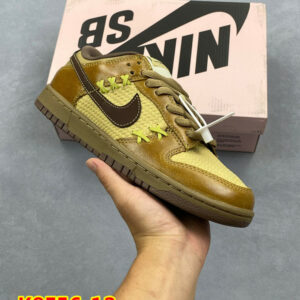 נעלי נייק דאנק נמוכות