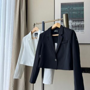 ג'קט ספורטיבי אלו יוגה