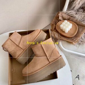 מגפיים UGG פלטפורמה