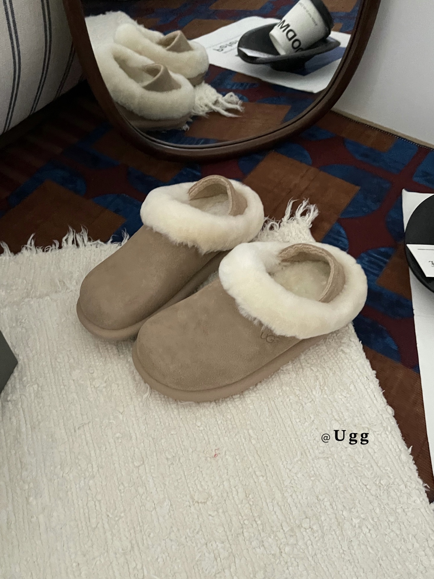 כפכפים עם רצועה אחורית ugg – תמונה 8