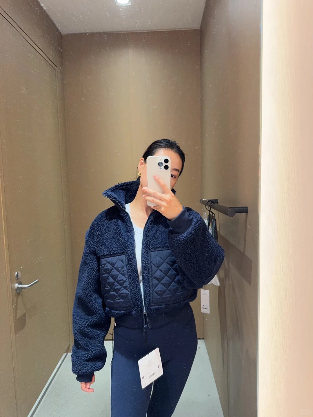 מעיל אלו יוגה – תמונה 11