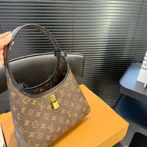 תיק יד לואי ויטון