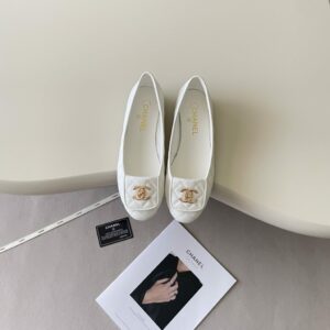 נעלי בובה שאנל