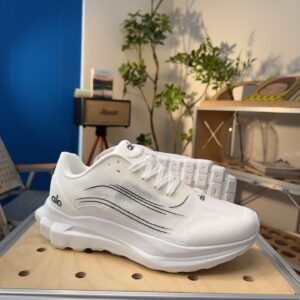 סניקרס אלו יוגה