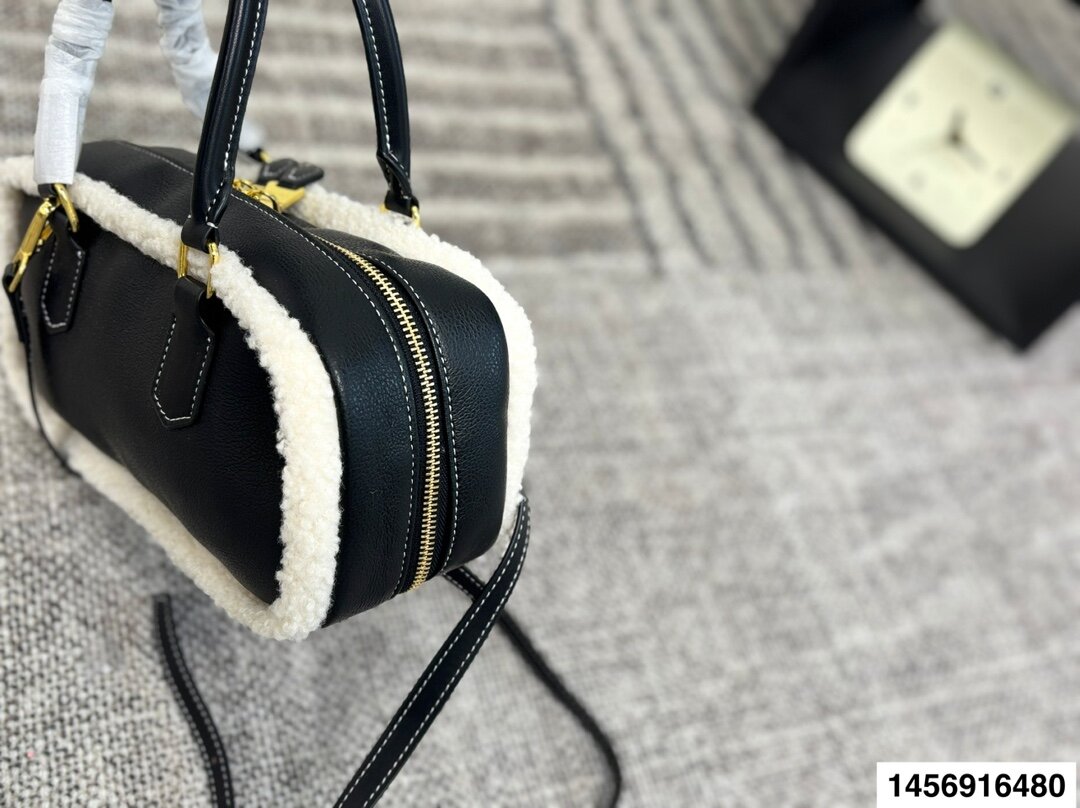 תיק יד מיו מיו – תמונה 7