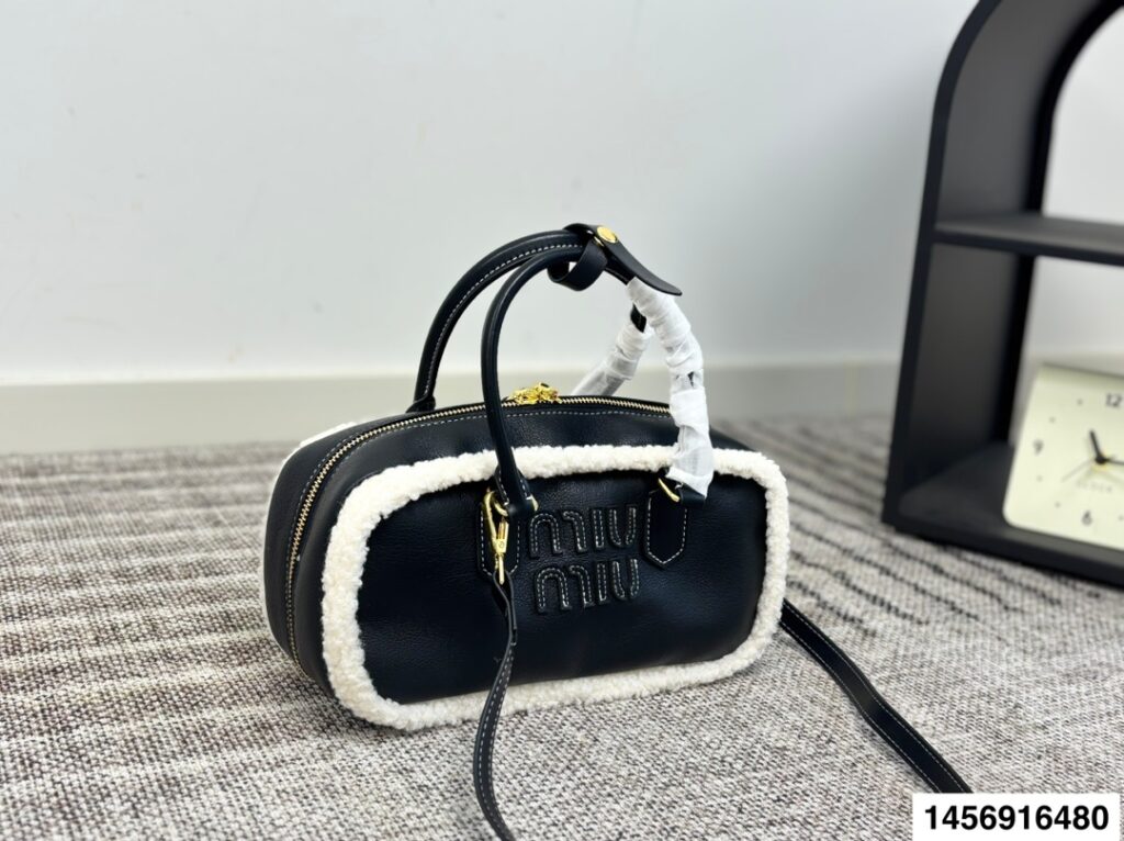 תיק יד מיו מיו – תמונה 5