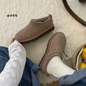 כפכפים UGG
