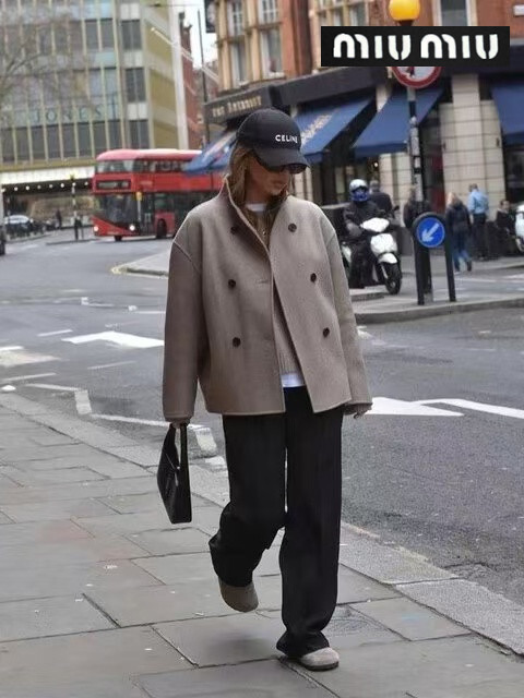 ג'קטים מיו מיו