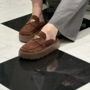 כפכפים פראדה