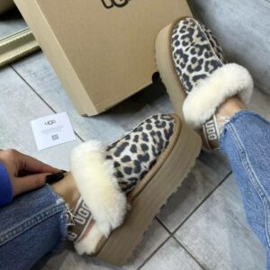כפכפי UGG פלטפורמה
