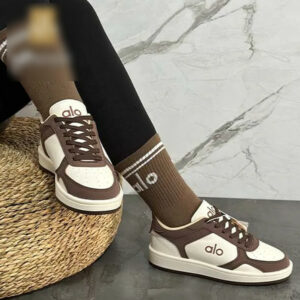 סניקרס אלו יוגה